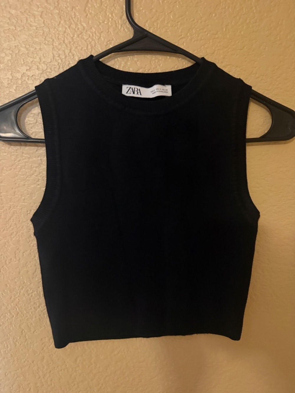 Zara Black Ribbed Sleeveless Crop Tank